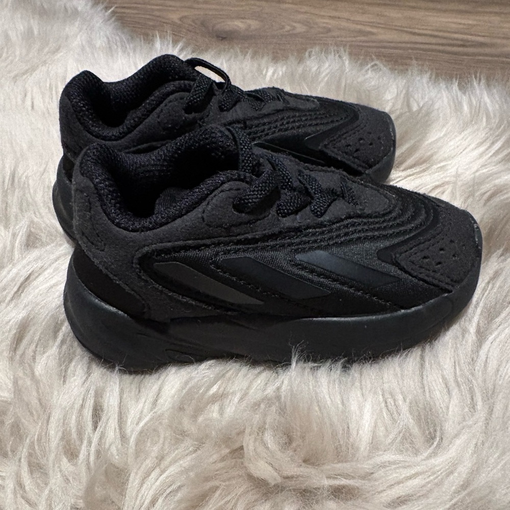 Adidas Originals Ozelia
